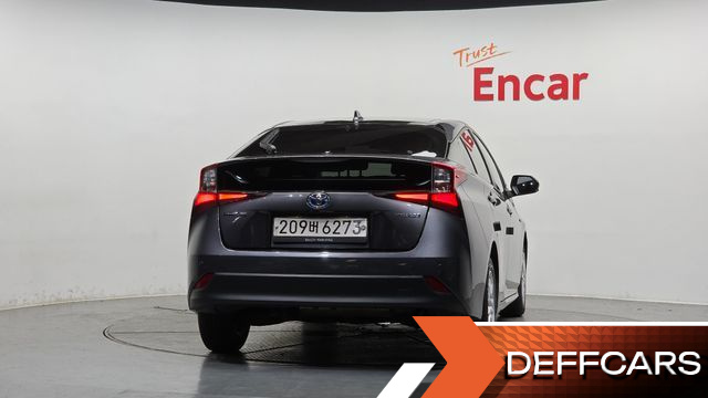 Toyota PRIUS 1.8 купить на сайте DeffCars