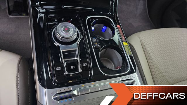 Kia CARNIVAL Gasoline 4-Seater Hi-Limousine Signature купить на сайте DeffCars