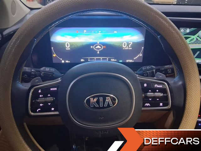 Kia CARNIVAL Gasoline 9-Seater Signature купить на сайте DeffCars