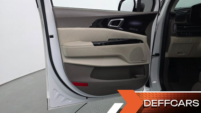 Kia CARNIVAL Gasoline 9-Seater Signature купить на сайте DeffCars
