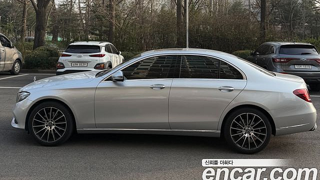 Mercedes E-CLASS E220d 4MATIC Exclusive купить на сайте DeffCars