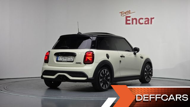 Mini COOPER Classic Launch Pack Third Generation купить на сайте DeffCars