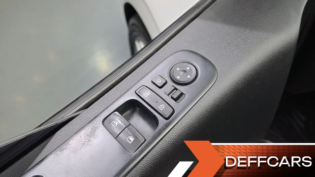 Hyundai STARIA Cargo 5-Seater Modern купить на сайте DeffCars