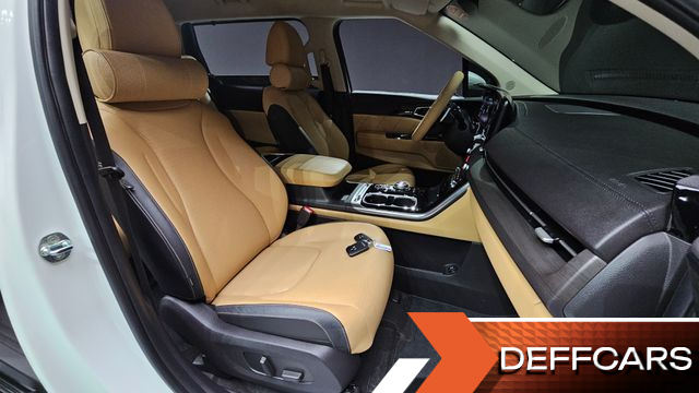 Kia CARNIVAL 9-Seater Signature купить на сайте DeffCars