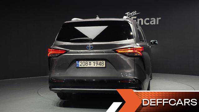 Toyota SIENNA 2.5 Hybrid AWD купить на сайте DeffCars