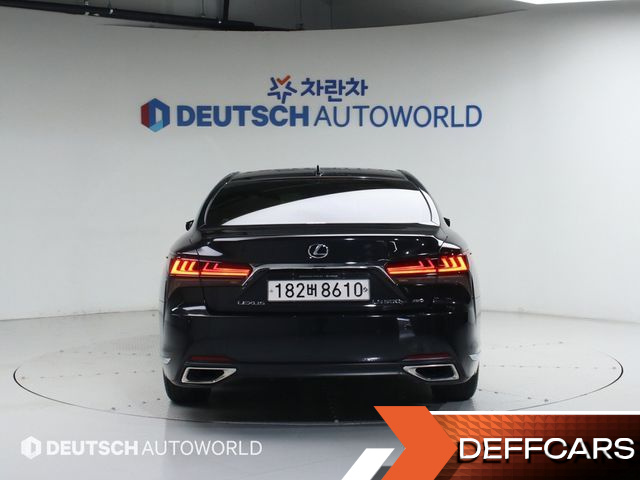 Lexus LS 3.5 Luxury AWD купить на сайте DeffCars