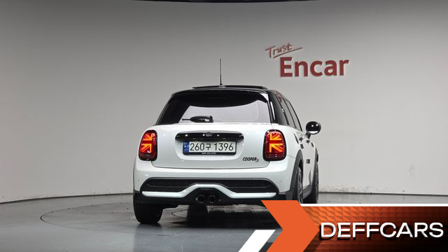 Mini COOPER 5Door Classic Third Generation купить на сайте DeffCars