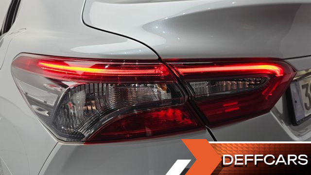 Toyota CAMRY 2.5 LE Hybrid купить на сайте DeffCars