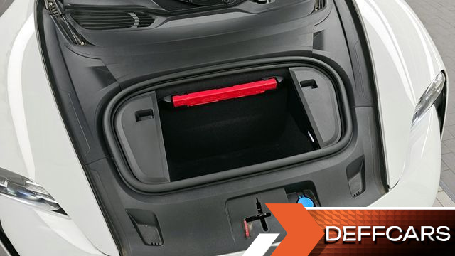 Porsche TAYCAN 4S купить на сайте DeffCars