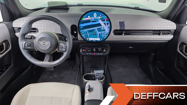 Mini COOPER 5 Door Favoured купить на сайте DeffCars