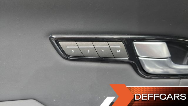 Land Rover RANGE ROVER EVOQUE 2.0 TD4 HSE купить на сайте DeffCars