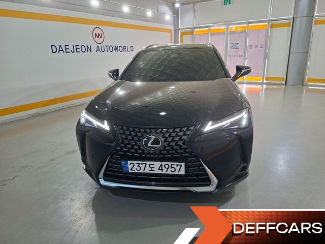 Lexus UX 2.0 2WD купить на сайте DeffCars