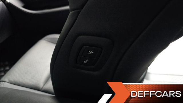 Toyota ALPHARD 2.5 HEV Executive AWD купить на сайте DeffCars