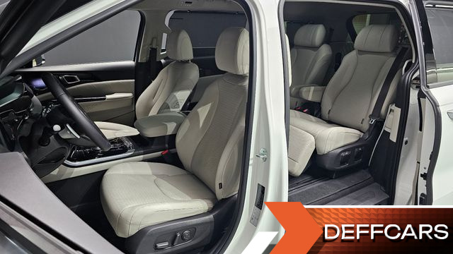 Kia CARNIVAL Gasoline 7-Seater Signature купить на сайте DeffCars