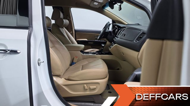 Kia CARNIVAL 9-Seater Hi-Limousine Noblesse Special купить на сайте DeffCars