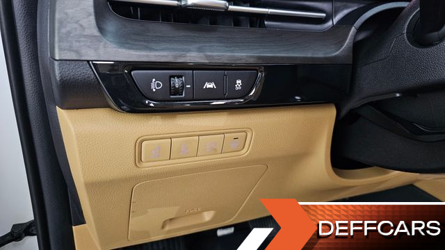 Kia CARNIVAL Gasoline 9-Seater Signature купить на сайте DeffCars