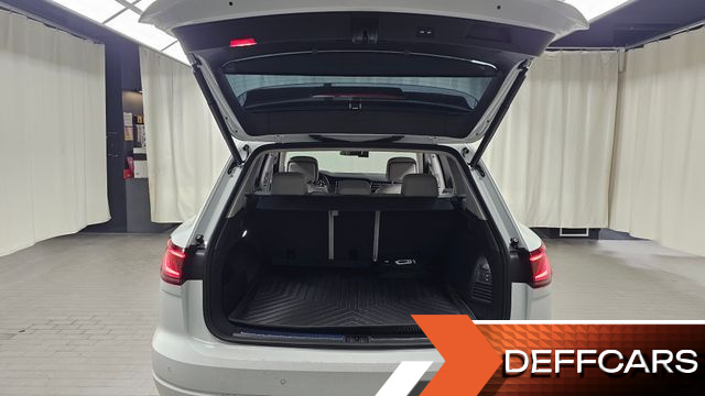 Volkswagen TOUAREG 3.0 TDI Prestige купить на сайте DeffCars