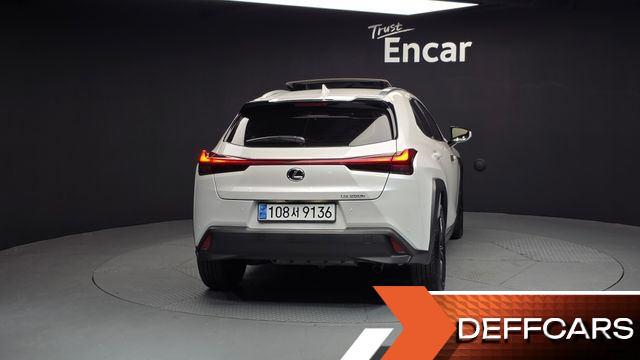 Lexus UX 2.0 2WD купить на сайте DeffCars
