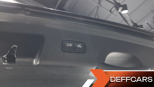 Kia CARNIVAL Gasoline 9-Seater Signature купить на сайте DeffCars