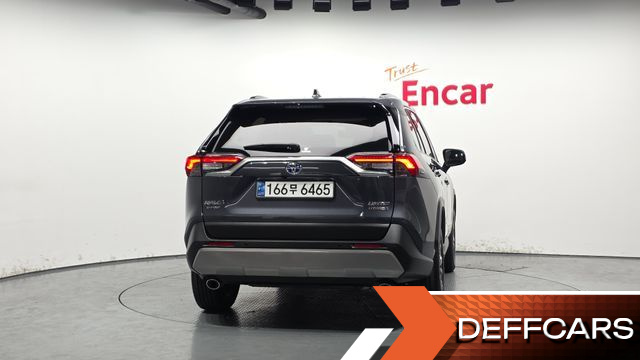 Toyota RAV4 2,5 4WD Hybrid LTD купить на сайте DeffCars