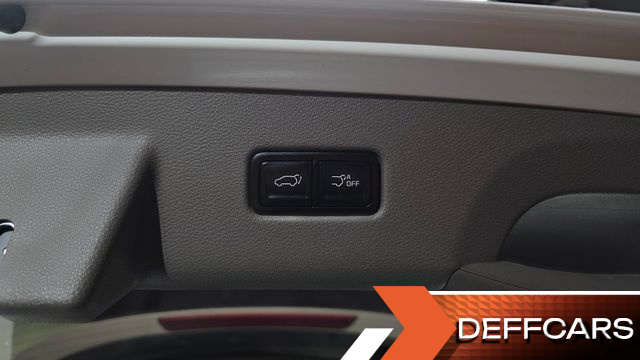 Kia CARNIVAL Gasoline 7-Seater Signature купить на сайте DeffCars