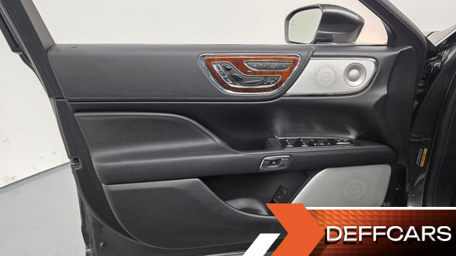 Lincoln CONTINENTAL 3.0 AWD купить на сайте DeffCars