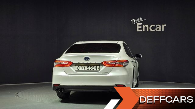 Toyota CAMRY 2.5 XLE Hybrid купить на сайте DeffCars
