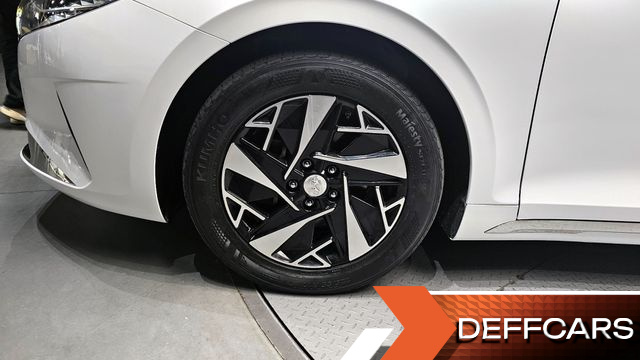 Hyundai GRANDEUR Le Blanc купить на сайте DeffCars