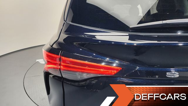 Toyota SIENNA 2.5 Hybrid 2WD купить на сайте DeffCars