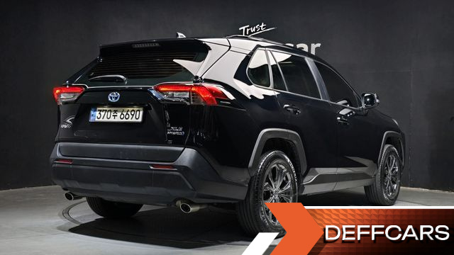 Toyota RAV4 2.5 2WD Hybrid XLE купить на сайте DeffCars
