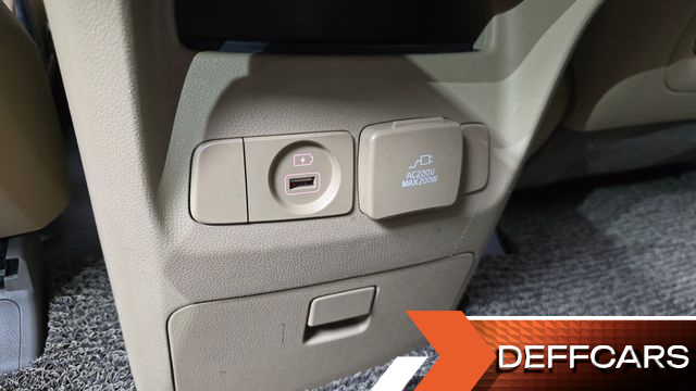 Kia CARNIVAL 7-Seater Limousine President купить на сайте DeffCars