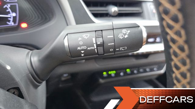 Lexus UX 2.0 2WD купить на сайте DeffCars