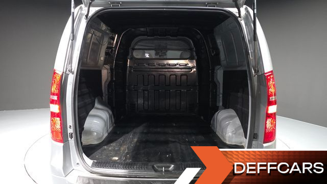 Hyundai STAREX Van 5-Seater Modern купить на сайте DeffCars