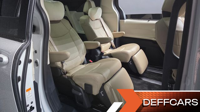 Toyota SIENNA 2.5 Hybrid AWD купить на сайте DeffCars