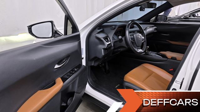Lexus UX 2.0 2WD купить на сайте DeffCars