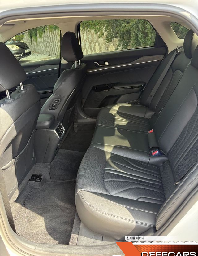 Kia K5 2.0 LPi Signature купить на сайте DeffCars