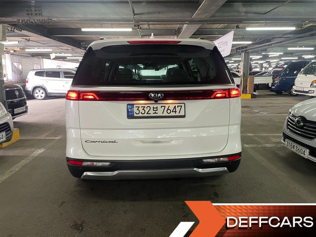 Kia CARNIVAL Gasoline 9-Seater Signature купить на сайте DeffCars