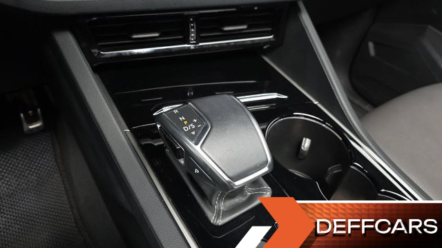 Volkswagen TOUAREG 3.0 TDI R-Line купить на сайте DeffCars