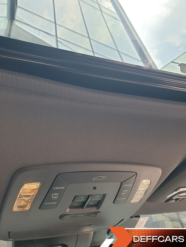 Toyota SIENNA 2.5 Hybrid AWD купить на сайте DeffCars