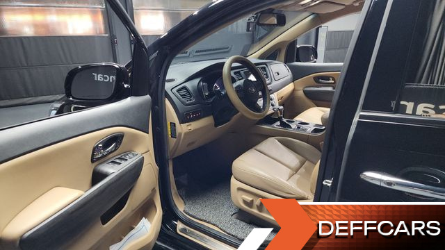 Kia CARNIVAL Gasoline 9-Seater Hi-Limousine Noblesse Special купить на сайте DeffCars