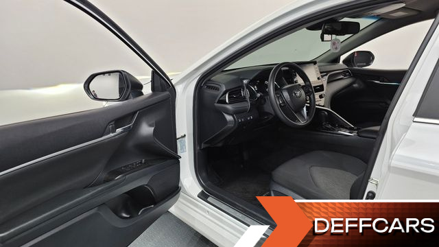 Toyota CAMRY 2.5 LE Hybrid купить на сайте DeffCars