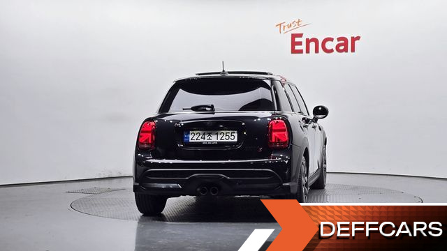 Mini COOPER 5Door Classic Third Generation купить на сайте DeffCars