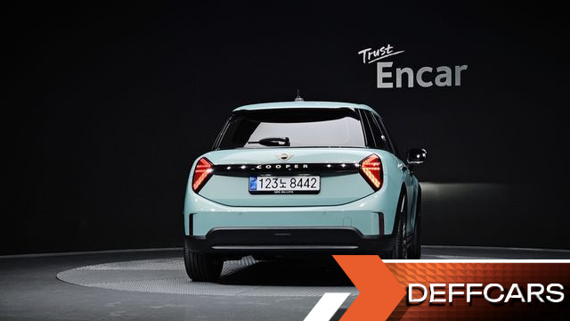 Mini COOPER 5Door Breeze Edition купить на сайте DeffCars