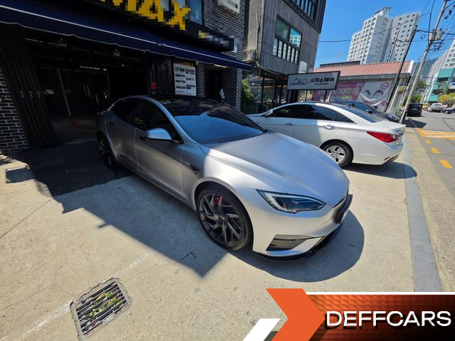 Tesla MODEL S Plaid купить на сайте DeffCars