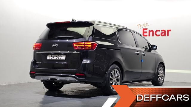 Kia CARNIVAL 9-Seater Noblesse Special купить на сайте DeffCars