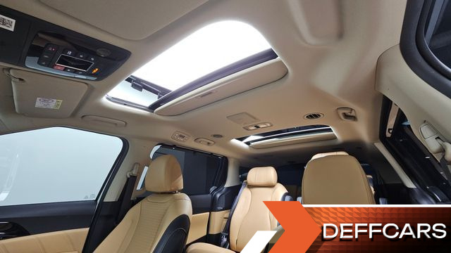 Kia CARNIVAL 7-Seater Signature купить на сайте DeffCars