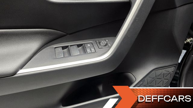 Toyota RAV4 2.5 2WD Hybrid XLE купить на сайте DeffCars