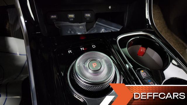 Kia CARNIVAL Gasoline 7-Seater Hi-Limousine Signature купить на сайте DeffCars