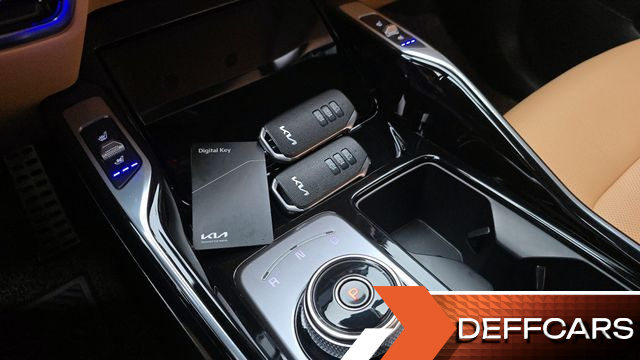 Kia SORENTO HEV 1.6 2WD Gravity купить на сайте DeffCars