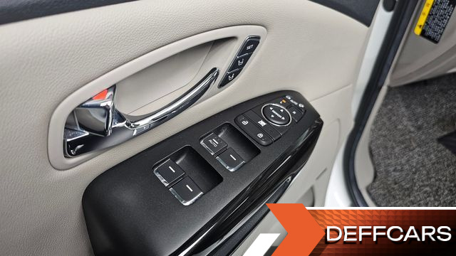 Kia CARNIVAL Gasoline 7-Seater Limousine President купить на сайте DeffCars